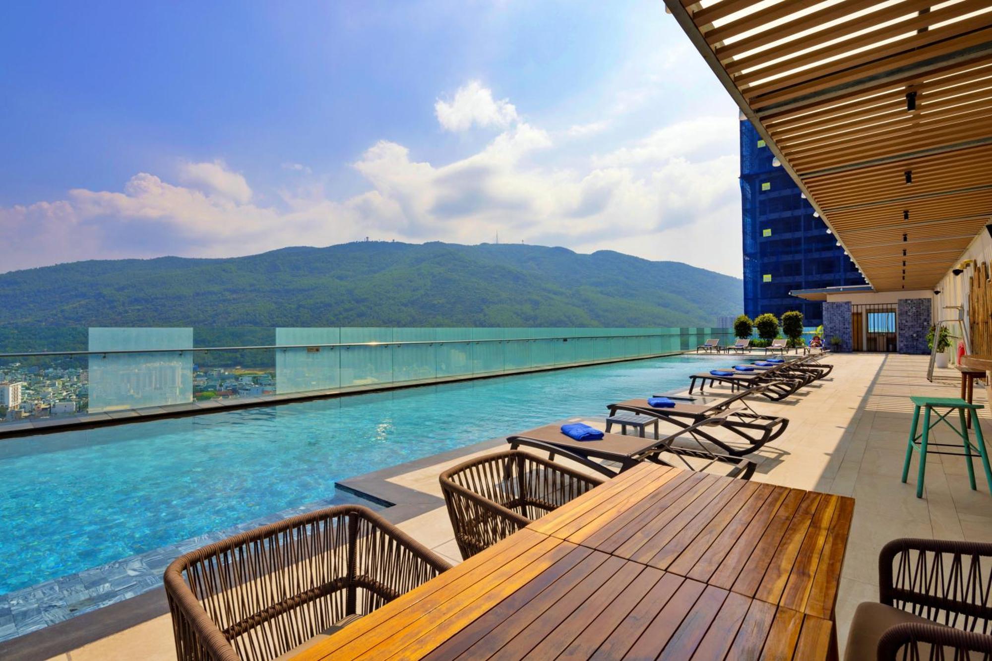 Anya Premier Hotel กวีเญิน ภายนอก รูปภาพ