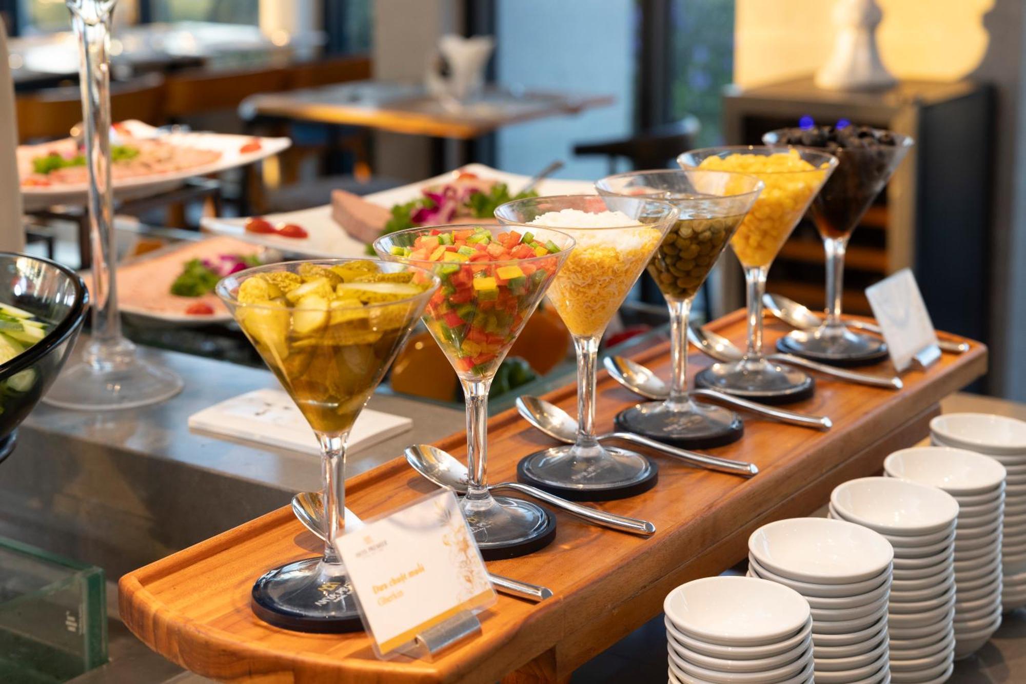 Anya Premier Hotel กวีเญิน ภายนอก รูปภาพ
