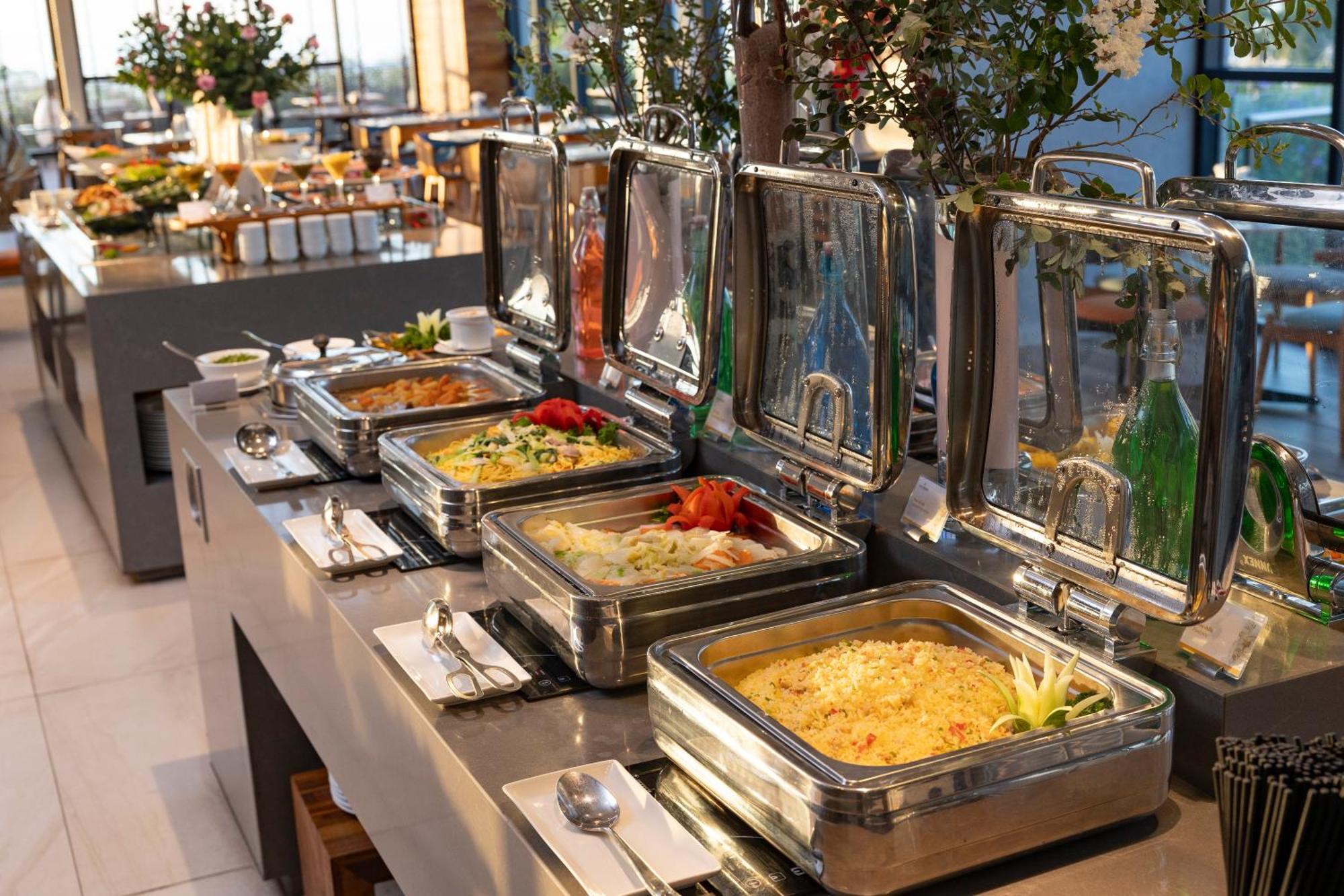 Anya Premier Hotel กวีเญิน ภายนอก รูปภาพ