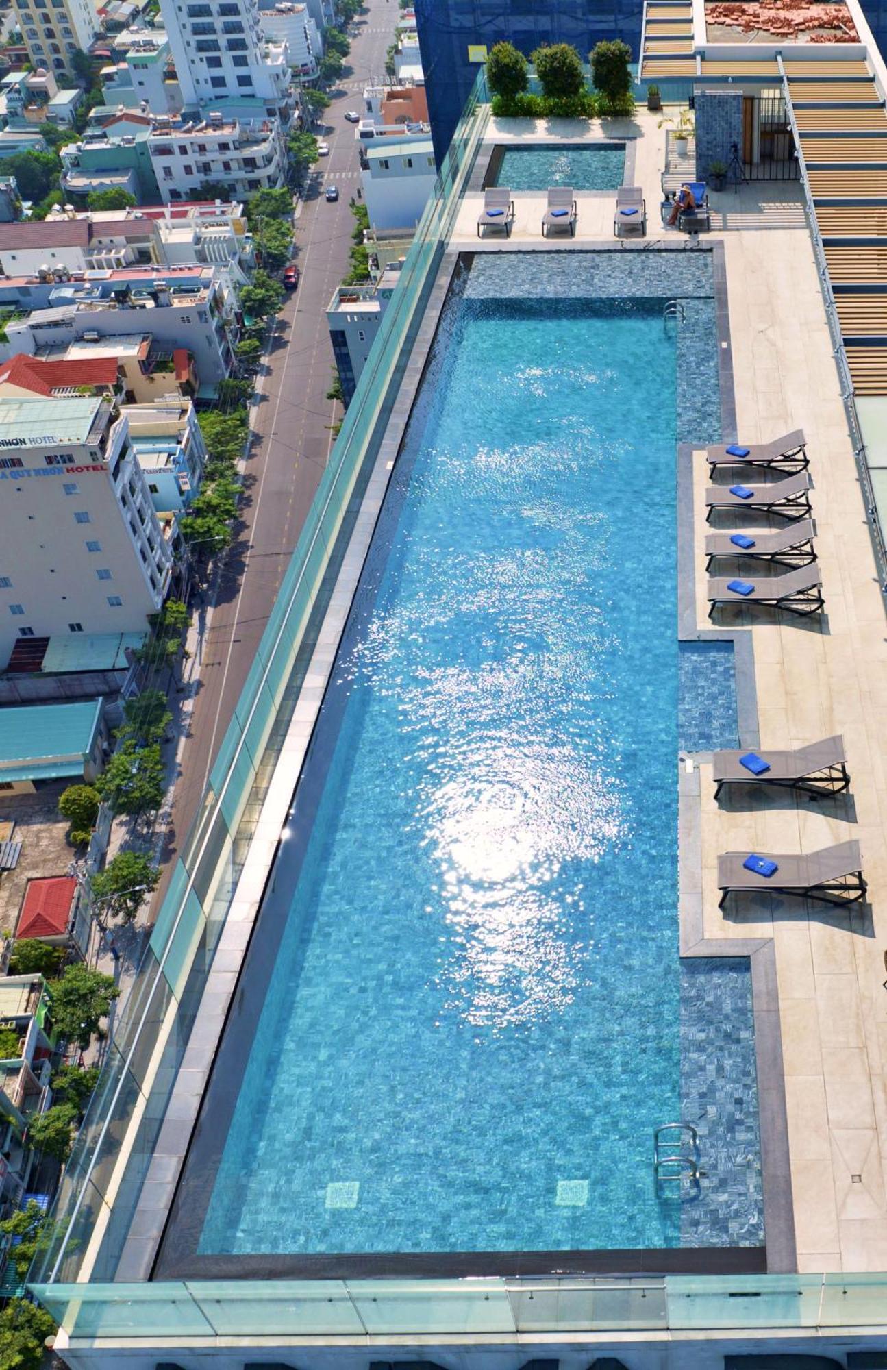 Anya Premier Hotel กวีเญิน ภายนอก รูปภาพ